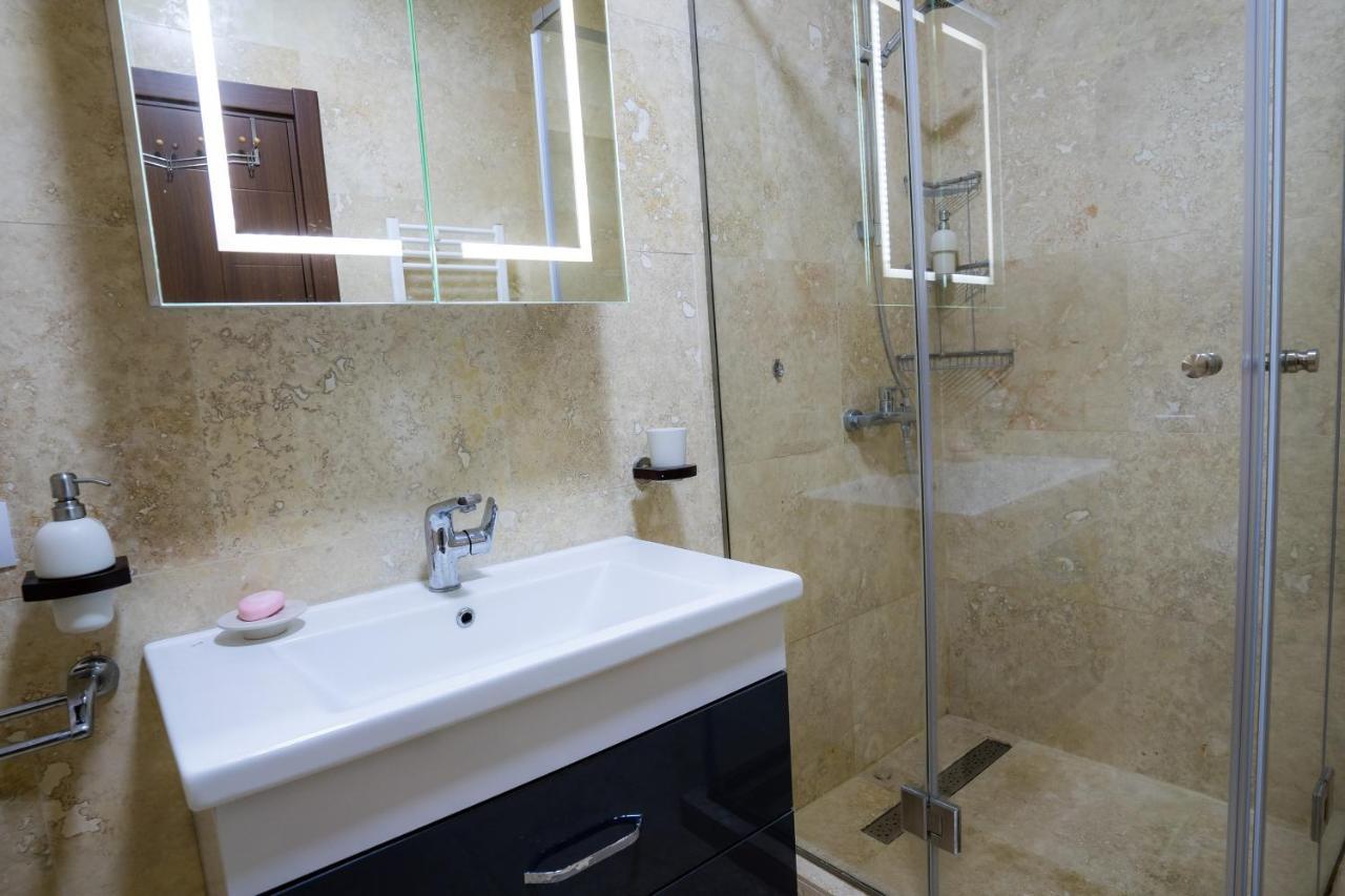 Lake Apartments Solid มามายา ภายนอก รูปภาพ